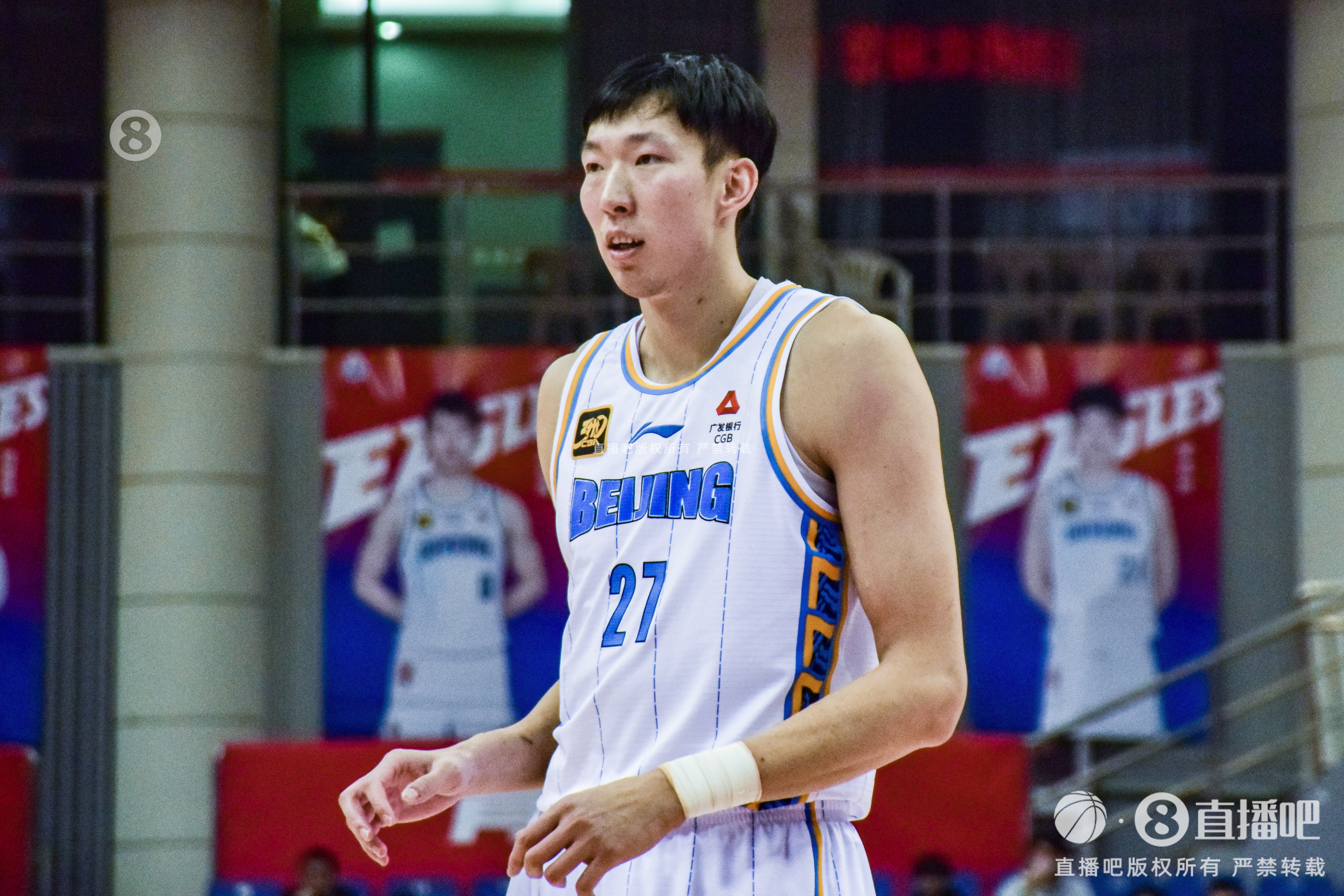 开云体育-游刃有余！周琦18分钟4中4拿到11分7板2断 正负值+20